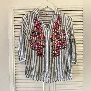 Skies Are Blue Women’s Floral Embroidered Striped Button Down Blouse SZ M